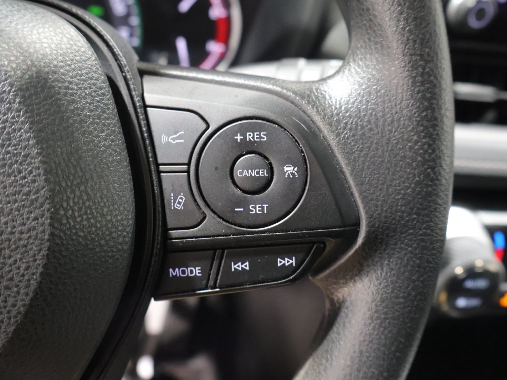 Used 2025 Toyota RAV4 XLE AWD/4WD image 36