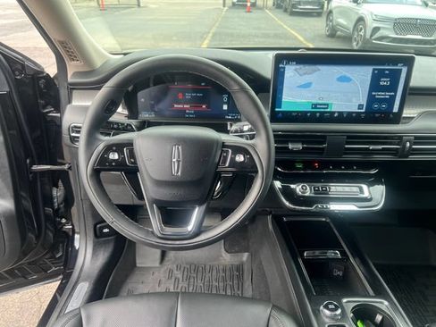 Used 2024 Lincoln Corsair AWD w/ Equipment Group 101A image 17