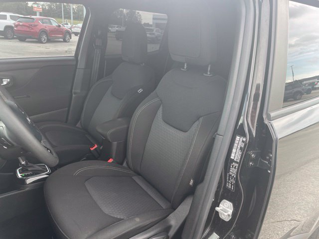 Used 2021 Jeep Renegade Latitude AWD/4WD image 23