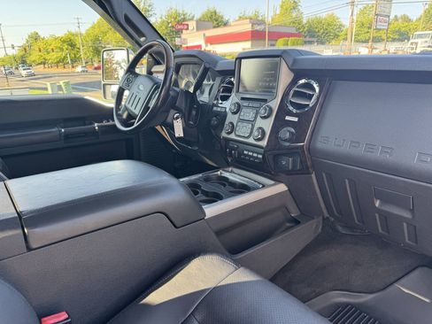 Used 2016 Ford F250 Platinum w/ FX4 Off-Road Package AWD/4WD image 10