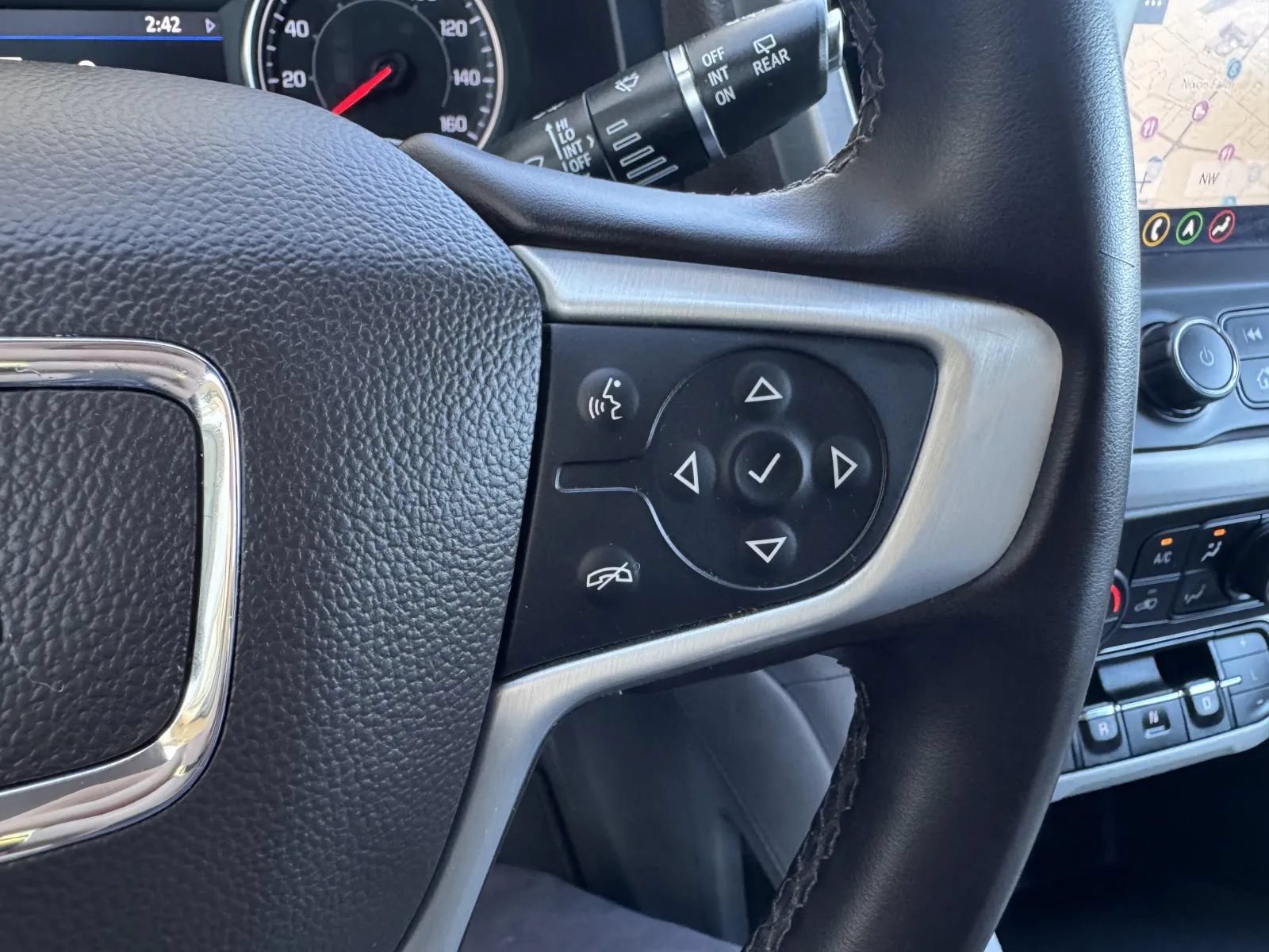 Used 2023 GMC Acadia SLT AWD/4WD image 23