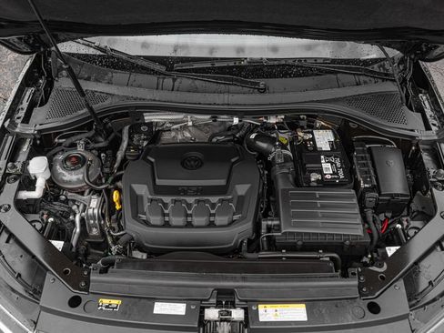 Certified 2024 Volkswagen Tiguan SE R-Line AWD/4WD image 34