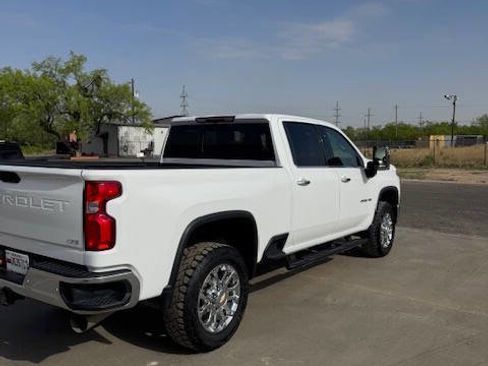 Used 2024 Chevrolet Silverado 2500 LTZ w/ LTZ Plus Package image 5