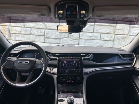 Used 2022 Jeep Grand Cherokee Limited 4xe w/ Luxury Tech Group II image 10