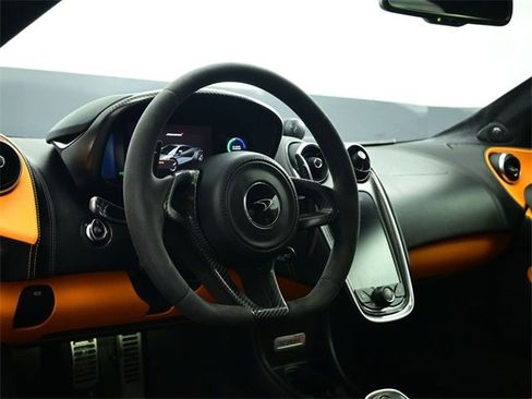 Used 2017 McLaren 570S Coupe image 4