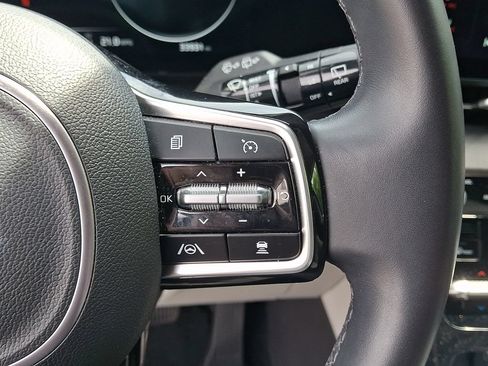 Certified 2024 Kia Carnival SX FWD image 23