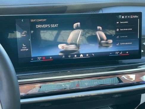 Certified 2026 BMW 740i xDrive w/ Premium Package image 17