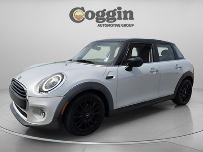Used 2021 MINI Cooper 4-Door Hardtop w/ 6.5" Touchscreen Package