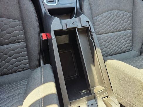 Used 2021 Chevrolet Equinox LT image 30