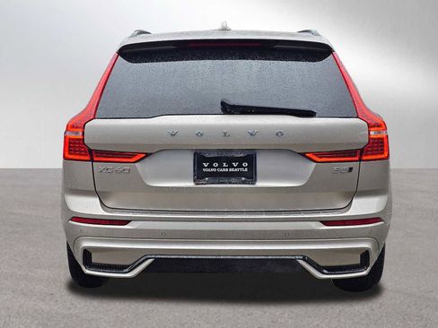 Used 2025 Volvo XC60 B5 Plus w/ Protection Package Premier image 4