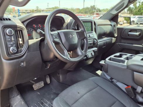 Used 2020 Chevrolet Silverado 1500 Custom Trail Boss w/ Custom Convenience Package AWD/4WD image 19