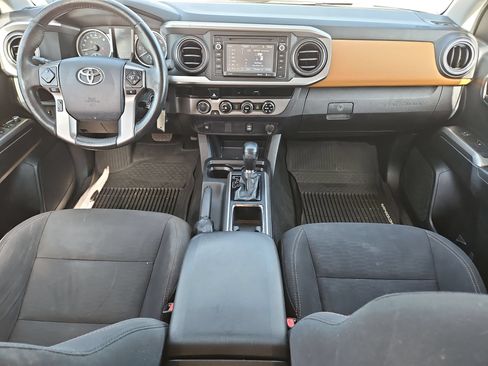 Used 2017 Toyota Tacoma SR5 w/ Tow Package AWD/4WD image 15