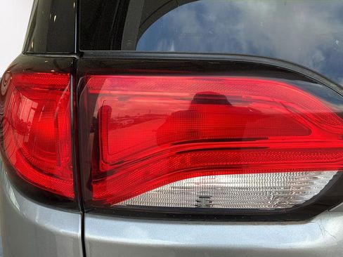 Used 2021 Chrysler Voyager Lxi FWD image 38