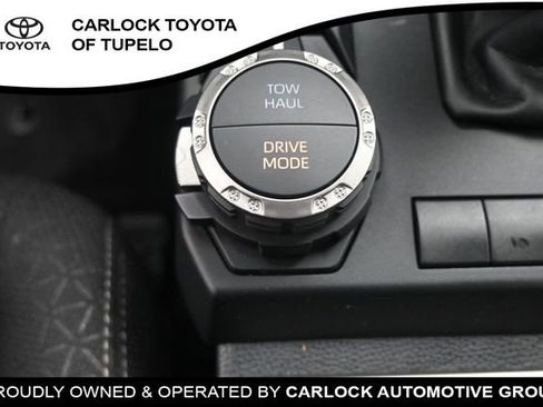 Used 2025 Toyota 4Runner SR5 AWD/4WD image 17