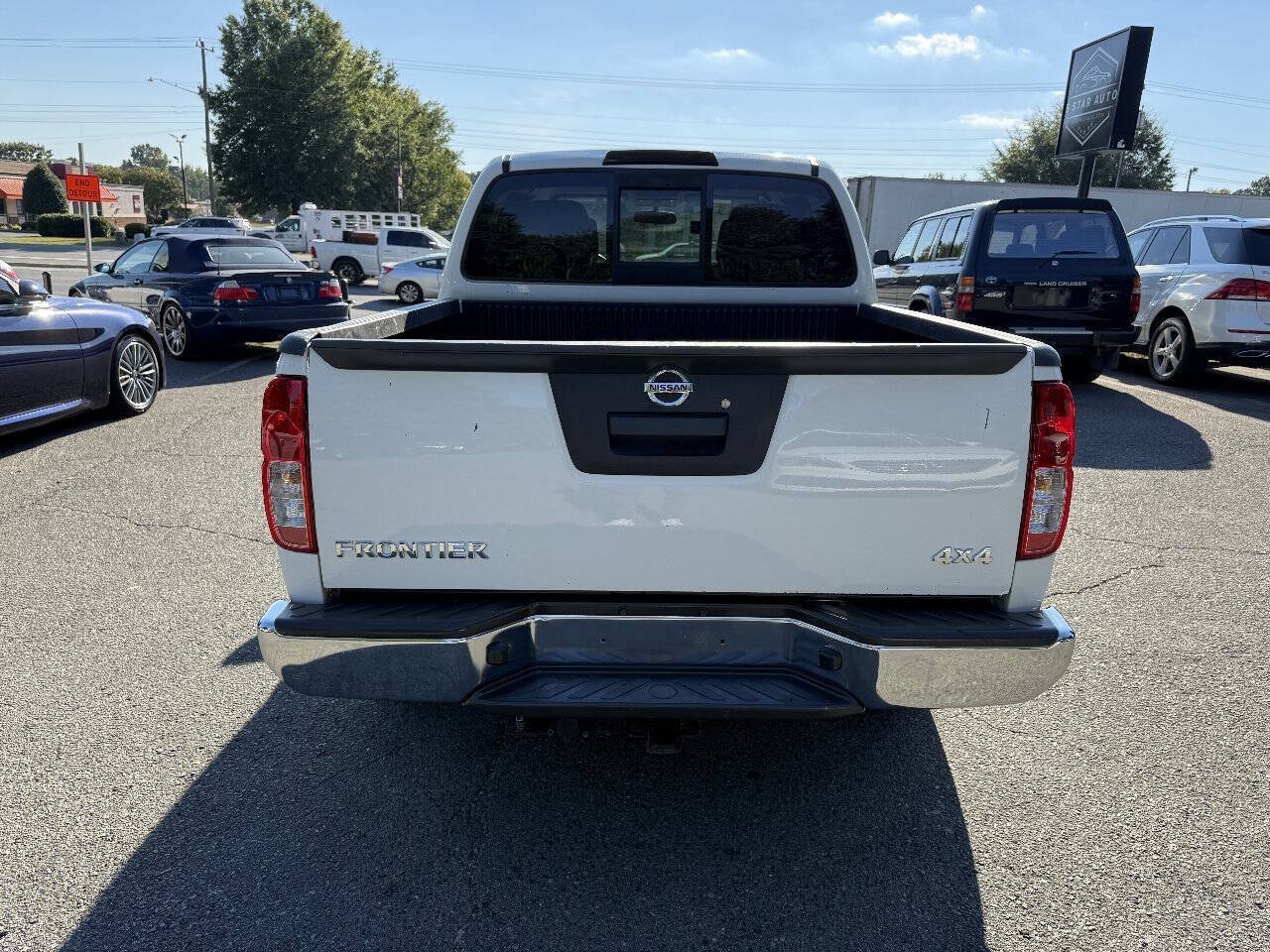 Used 2015 Nissan Frontier SV AWD/4WD image 6