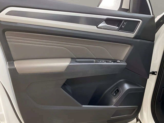 Used 2021 Volkswagen Atlas SEL R-Line FWD image 30