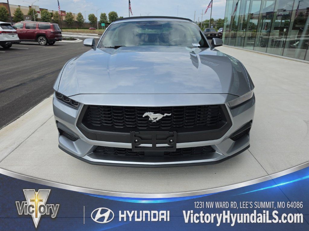 Used 2025 Ford Mustang Premium RWD image 8