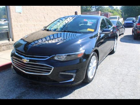 Used 2017 Chevrolet Malibu LT image 1