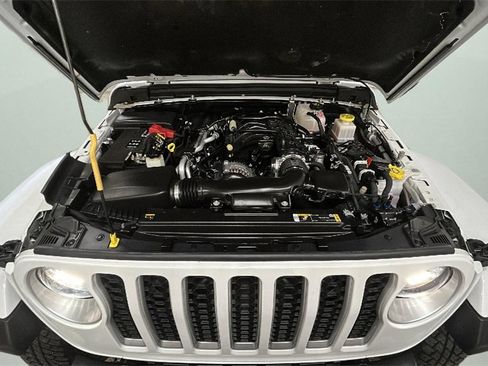 Used 2021 Jeep Gladiator Overland w/ Uconnect 4C Nav & Sound Group image 25