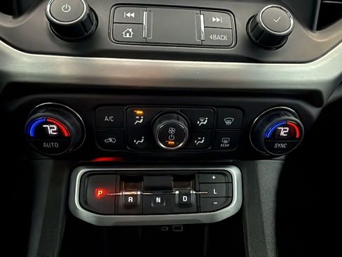 Used 2020 GMC Acadia SLE w/ Driver Convenience Package image 25