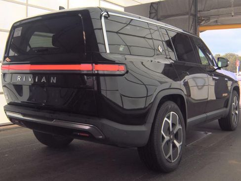 Used 2024 Rivian R1S Adventure AWD/4WD image 3