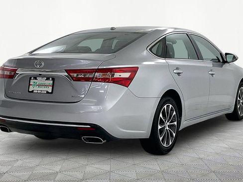 Used 2018 Toyota Avalon XLE image 6