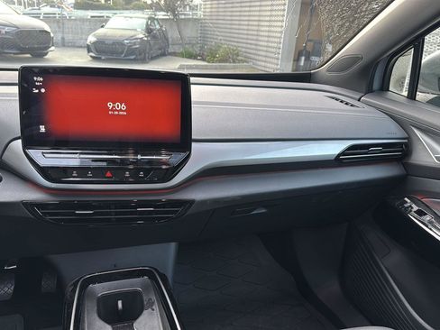 Used 2024 Volkswagen ID.4 S image 11