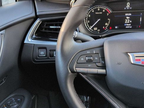 Used 2025 Cadillac XT6 Luxury image 15