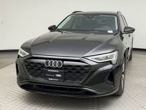 Certified 2024 Audi Q8 e-tron Premium image 7