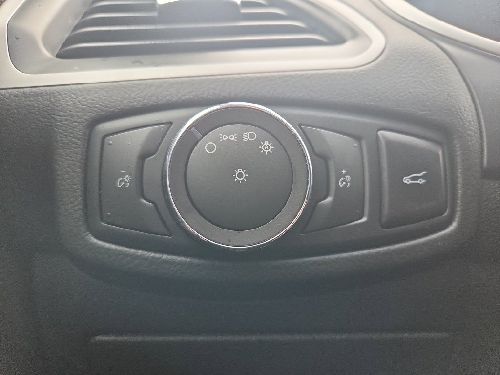Used 2018 Ford Edge SEL w/ Equipment Group 201A AWD/4WD image 28