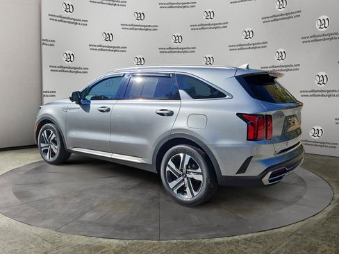 Used 2024 Kia Sorento SX Prestige image 3