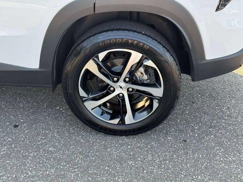 Used 2024 Chevrolet Trax RS w/ Driver Confidence Package FWD image 11