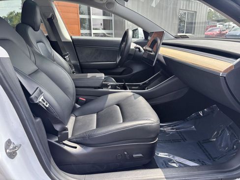 Used 2019 Tesla Model 3 Standard Range Plus RWD image 16