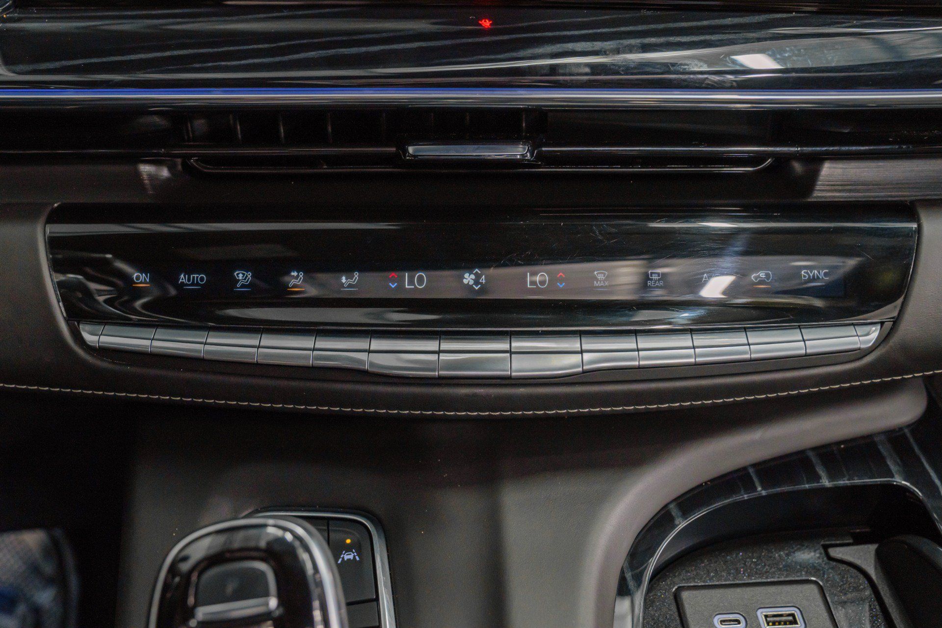 Used 2024 Cadillac Escalade ESV V w/ LPO, Floor Liner Package AWD/4WD image 45