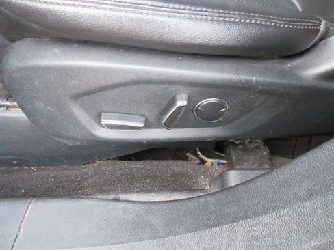 Used 2018 Ford Explorer XLT w/ Equipment Group 202A image 19