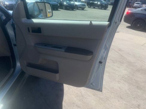 Used 2008 Ford Escape 2WD Hybrid image 18