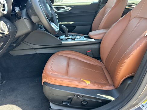 Used 2024 Alfa Romeo Giulia Ti image 9