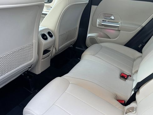 Certified 2025 Mercedes-Benz GLA 250 image 15