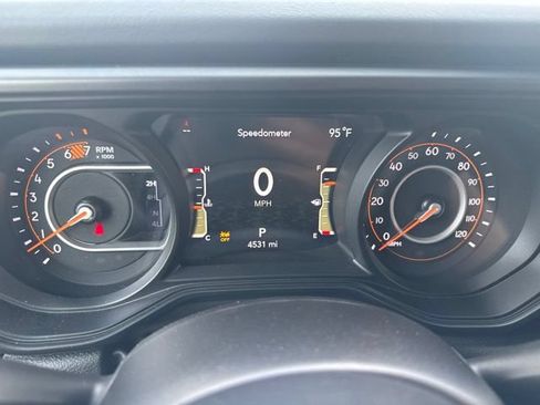 Certified 2026 Jeep Wrangler Unlimited Sahara AWD/4WD image 13