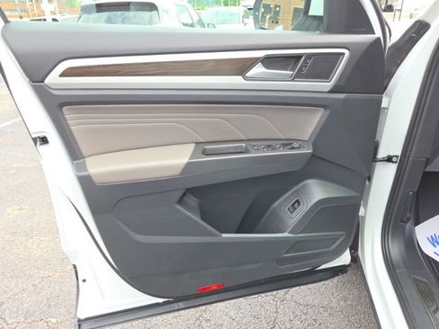 Used 2023 Volkswagen Atlas SE AWD/4WD image 25