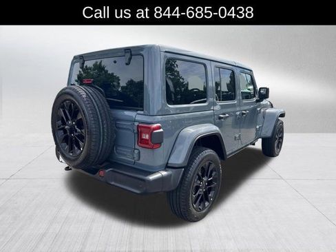 Used 2025 Jeep Wrangler Unlimited Sahara w/ Safety Group AWD/4WD image 5