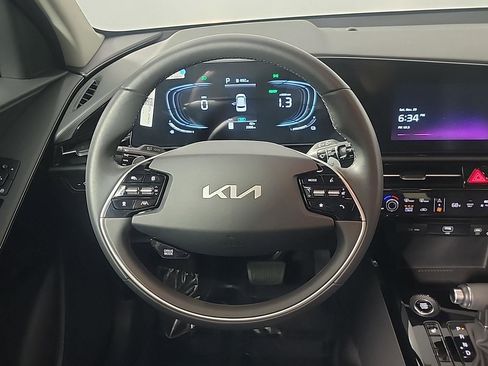 Used 2025 Kia Niro EX image 21