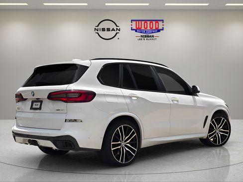 Used 2022 BMW X5 xDrive40i w/ M Sport Package AWD/4WD image 2