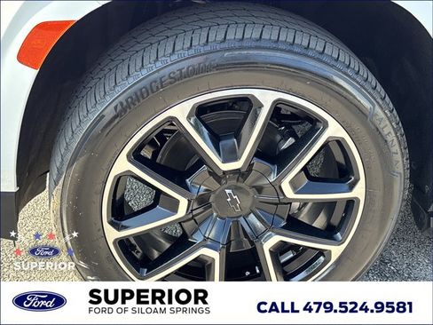 Used 2022 Chevrolet Suburban RST w/ Luxury Package AWD/4WD image 13