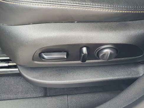 Used 2020 Chevrolet Equinox Premier w/ Premier Redline Edition image 29