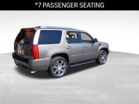 Used 2014 Cadillac Escalade Luxury image 7