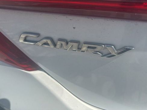 Used 2014 Toyota Camry SE image 16