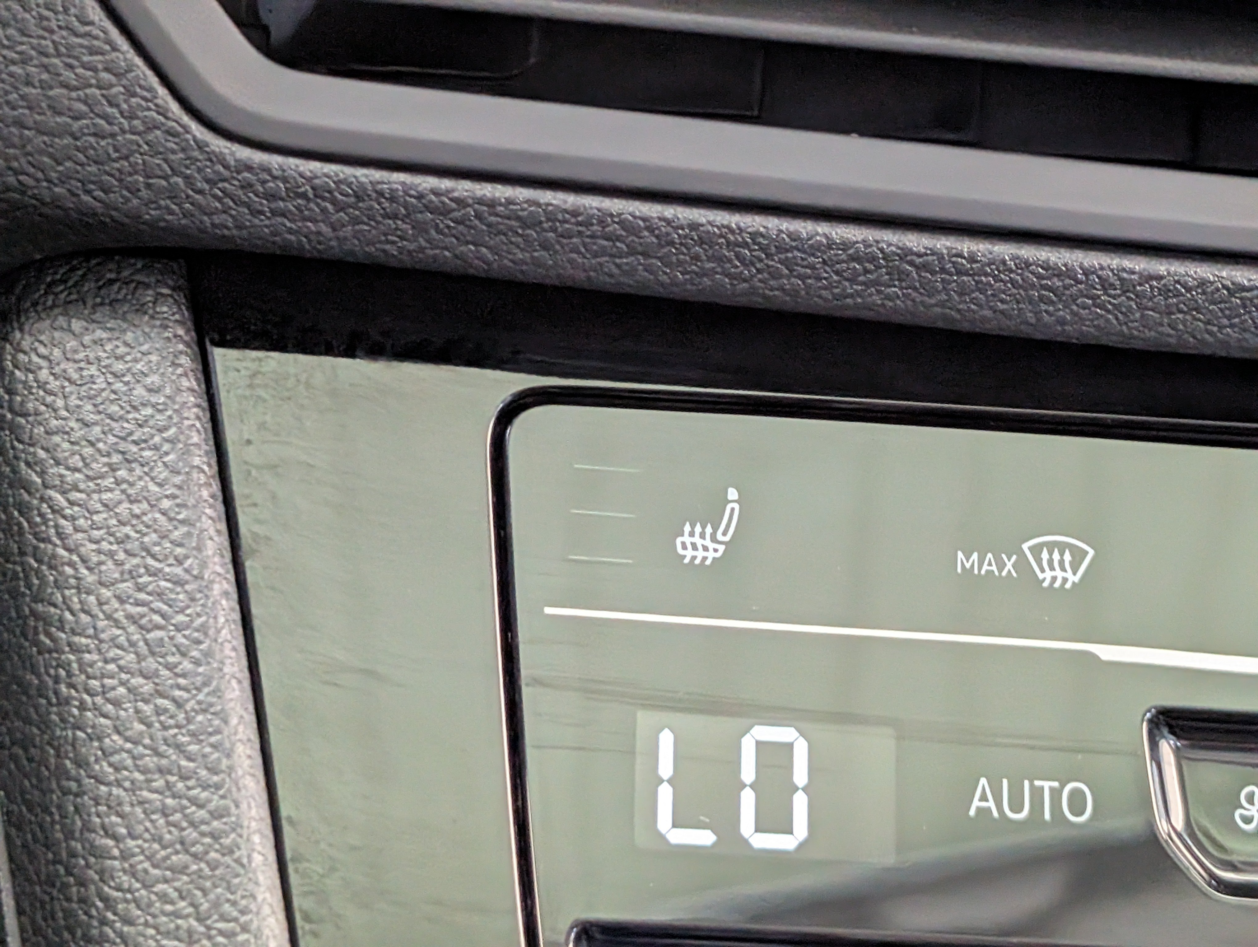 Used 2025 Volkswagen Jetta SE w/ Sunroof Package FWD image 34