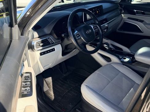 Used 2021 Kia Telluride EX w/ EX Premium Package image 10
