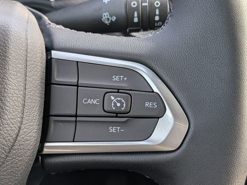 New 2026 Jeep Compass Latitude AWD/4WD image 25